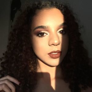 Meet your Posher, Talia